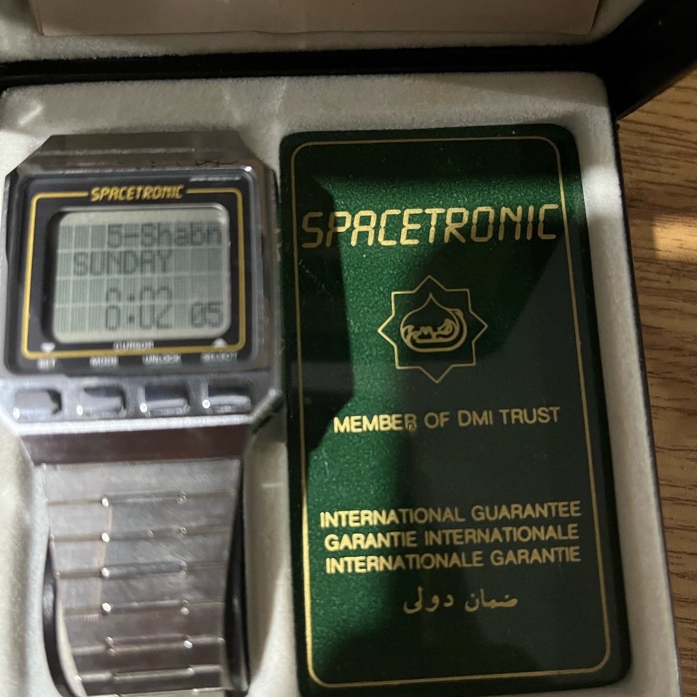 Vintage Seiko Spacetronic Muslim Watch W030-0010 Digital Watch